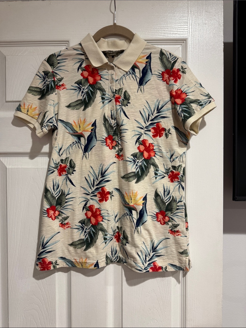 Tommy bahama Floral Polo Shirt - Cream with Red & Green Tropical Print size xs/t